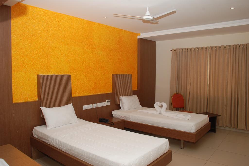 Hotel Pla Amrith Inn Tiruchirappalli Dış mekan fotoğraf