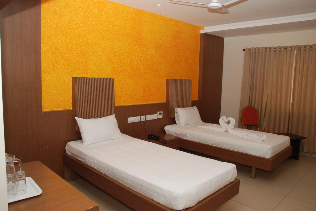 Hotel Pla Amrith Inn Tiruchirappalli Dış mekan fotoğraf