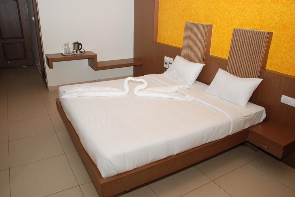 Hotel Pla Amrith Inn Tiruchirappalli Dış mekan fotoğraf