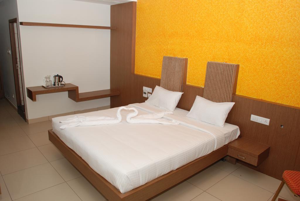 Hotel Pla Amrith Inn Tiruchirappalli Dış mekan fotoğraf