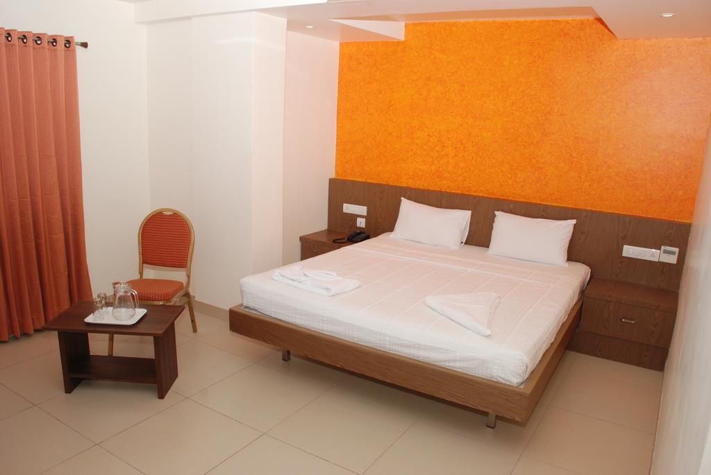 Hotel Pla Amrith Inn Tiruchirappalli Dış mekan fotoğraf
