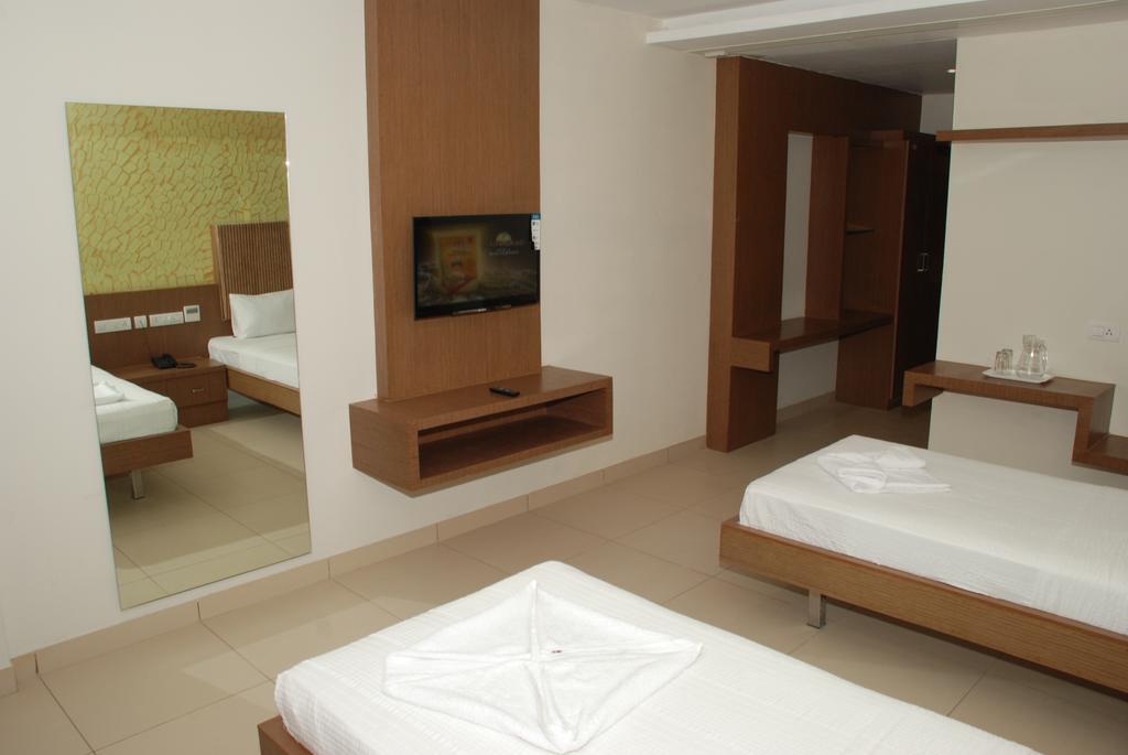 Hotel Pla Amrith Inn Tiruchirappalli Dış mekan fotoğraf