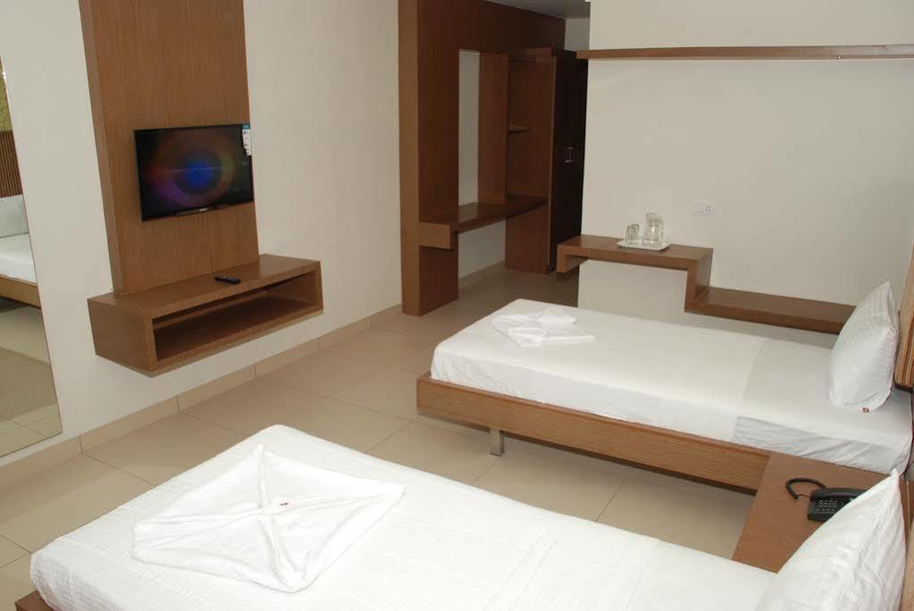Hotel Pla Amrith Inn Tiruchirappalli Dış mekan fotoğraf