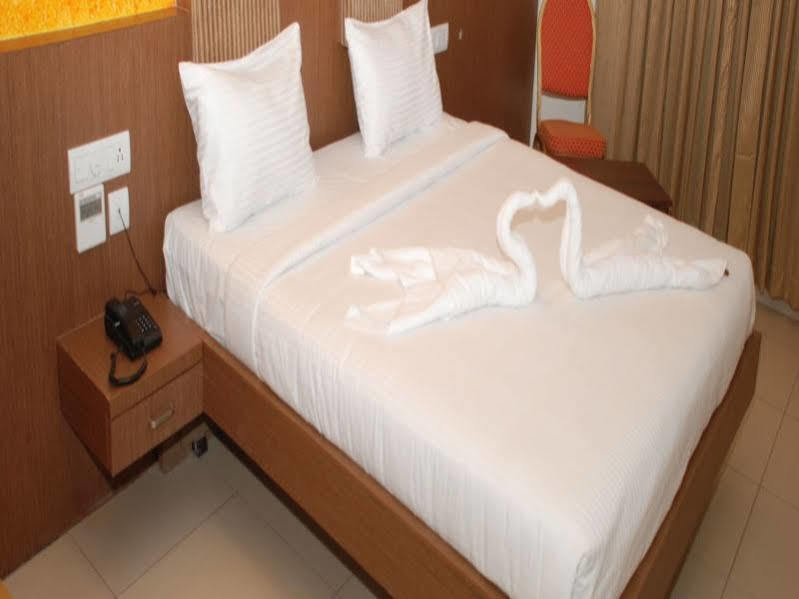 Hotel Pla Amrith Inn Tiruchirappalli Dış mekan fotoğraf